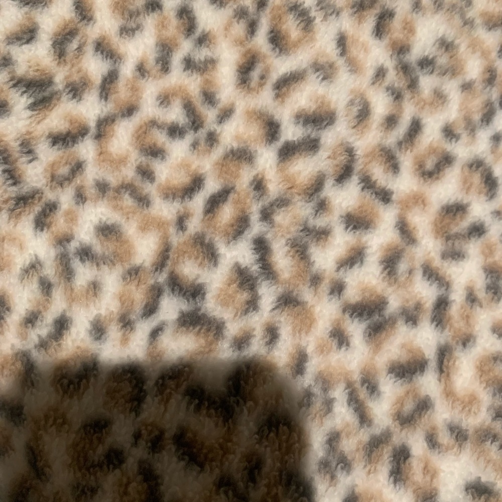 Cheetah pull over - Picture 7 of 7
